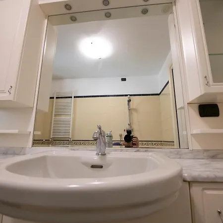 236 - Casa Corso Colombo - Centro Storico, Mare E A 200m - Parcheggio Gratis Incluso Lägenhet