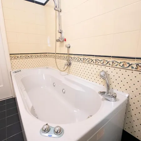 236 - Casa Corso Colombo - Centro Storico, Mare E A 200m - Parcheggio Gratis Incluso Lägenhet Sestri Levante