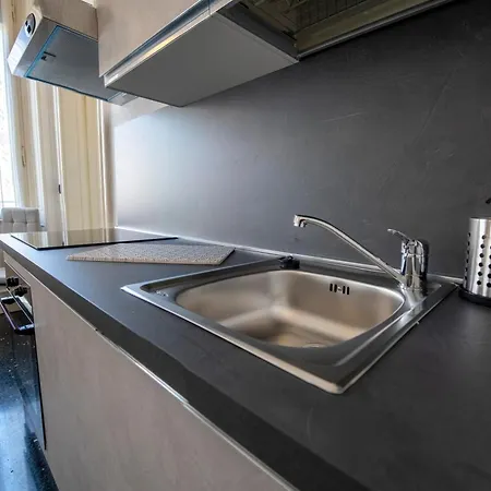 236 - Casa Corso Colombo - Centro Storico, Mare E A 200m - Parcheggio Gratis Incluso Lägenhet